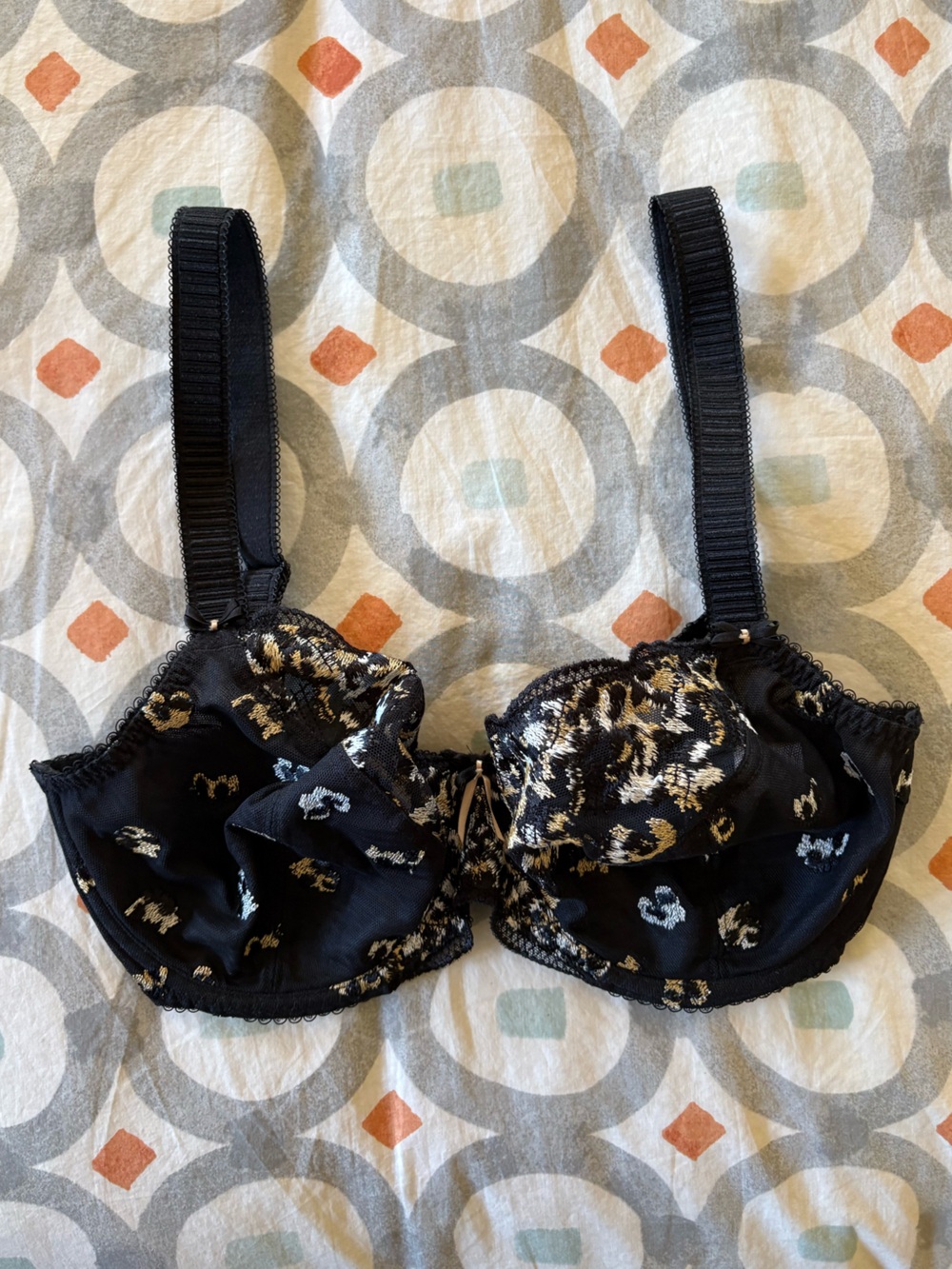 30H Fantasie Black Lace Trim Bra with embroidered flower detail